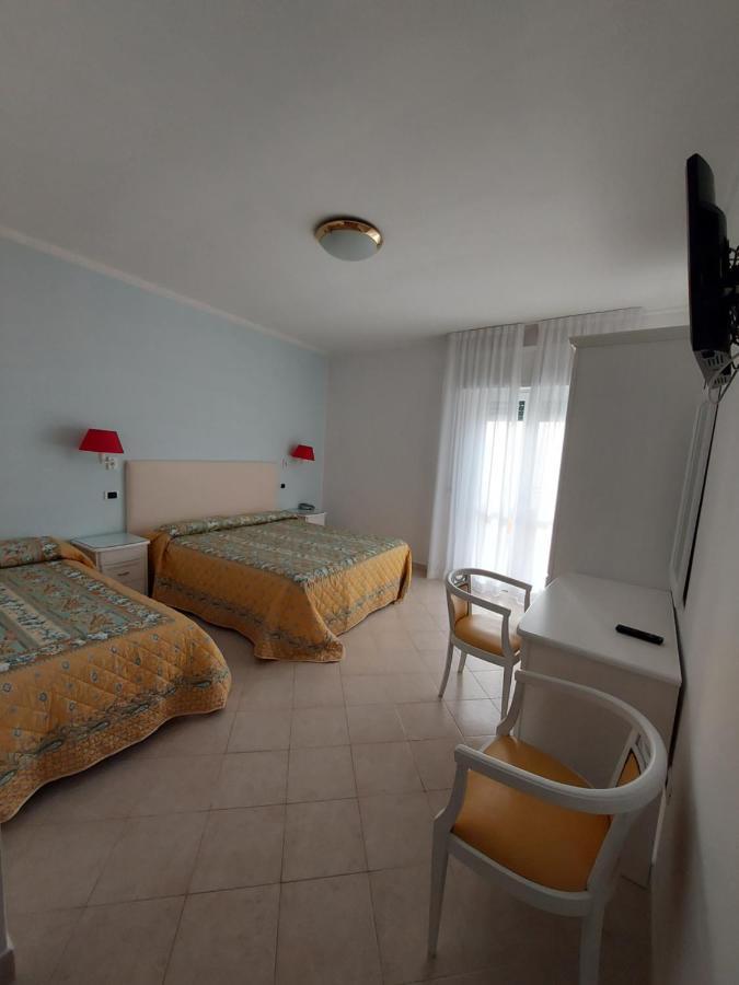 Hotel Lucia Castellammare di Stabia Exterior photo