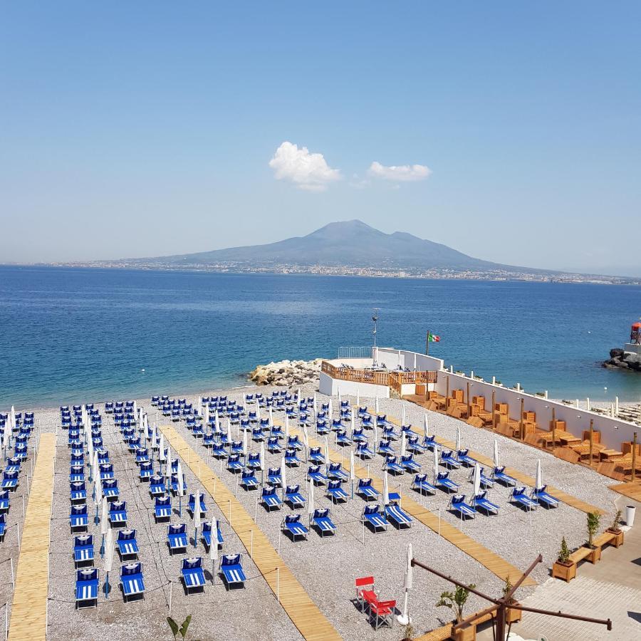 Hotel Lucia Castellammare di Stabia Exterior photo